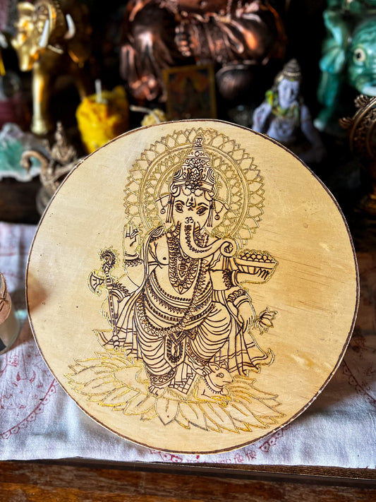Ganesha con hoja de oro